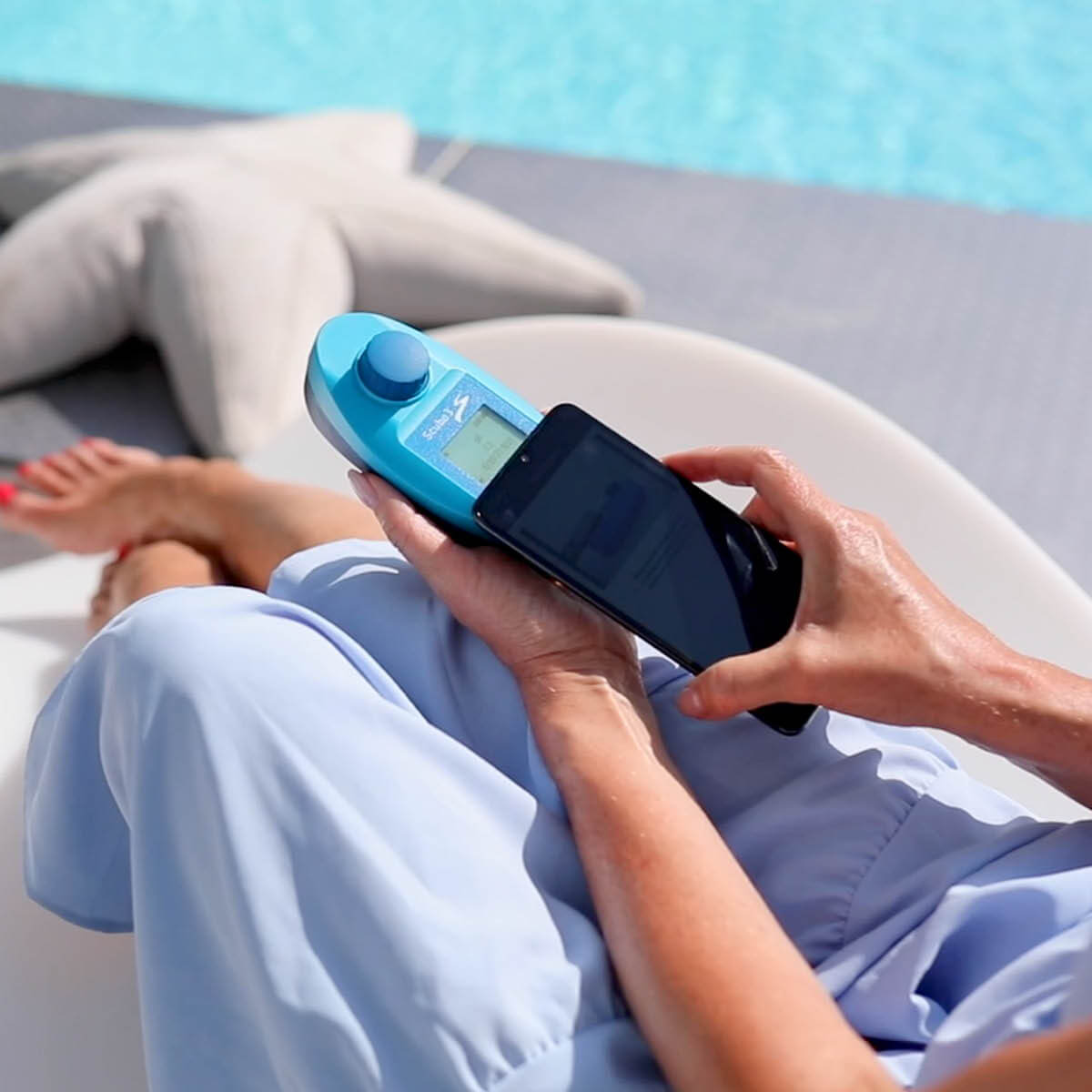 Lovibond Scuba3s 216200 - Smart Electronic Pool Tester for 11 Parameters | NFC + PoolAssistant App | Advanced Pool & Spa Water Control